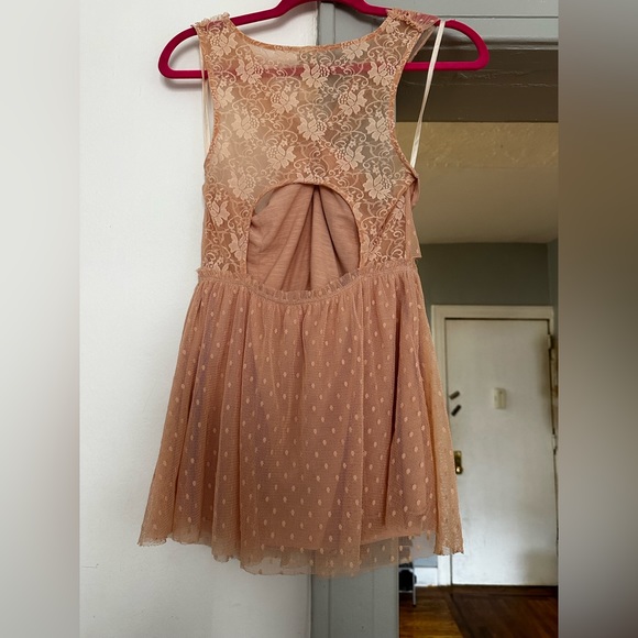 Free People pink top. Women’s small petite. Polyester blend. - Picture 2 of 4